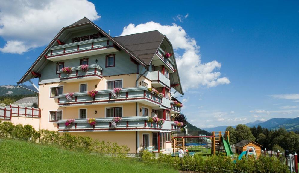 Hotel Neuwirt 람자우 암 다흐스타인 외부 사진