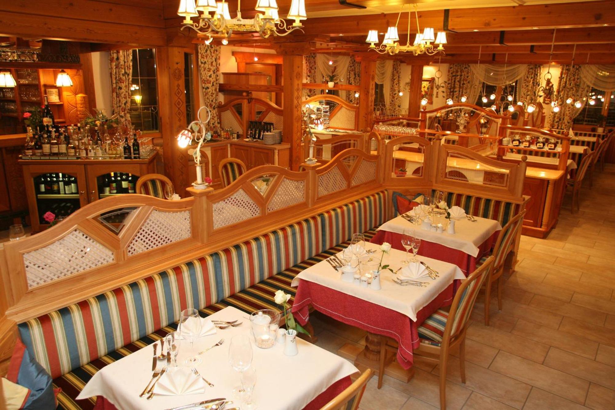 Hotel Neuwirt 람자우 암 다흐스타인 외부 사진
